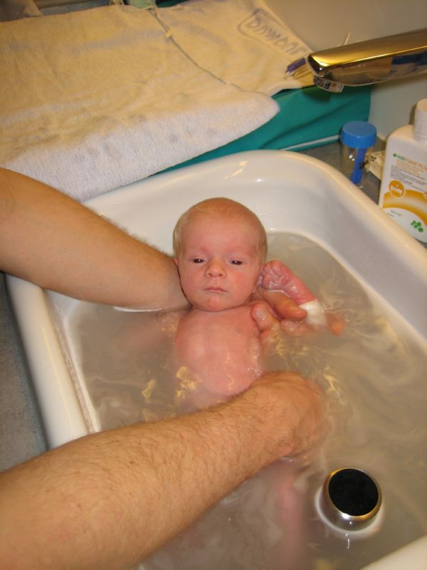 05-Anselm likes his bath